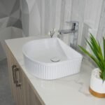 GLOSS WHITE FLUTED BASIN